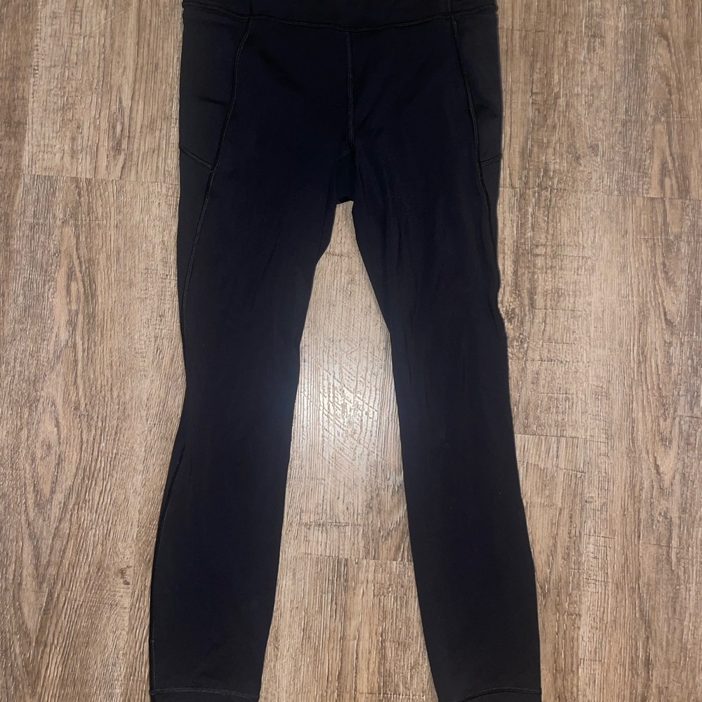 Lululemon size 6 black 7/8 leggings